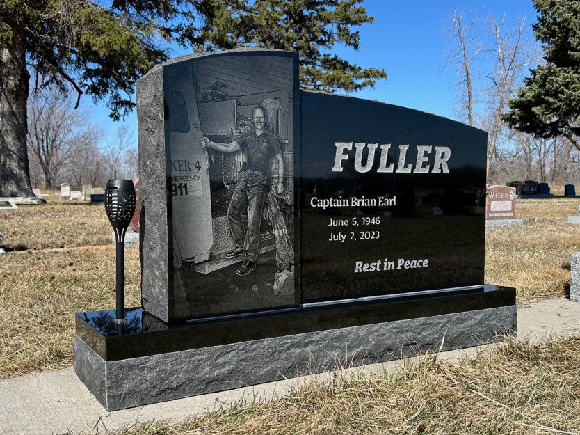 Black Half Oval and Pillar on base with polished margin